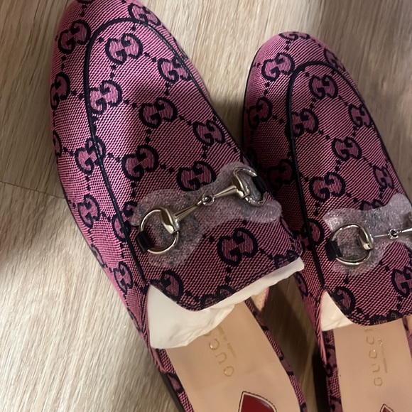 GUCCI WOMEN'S GG PRINCETOWN SLIPPER - Picture 6 of 8